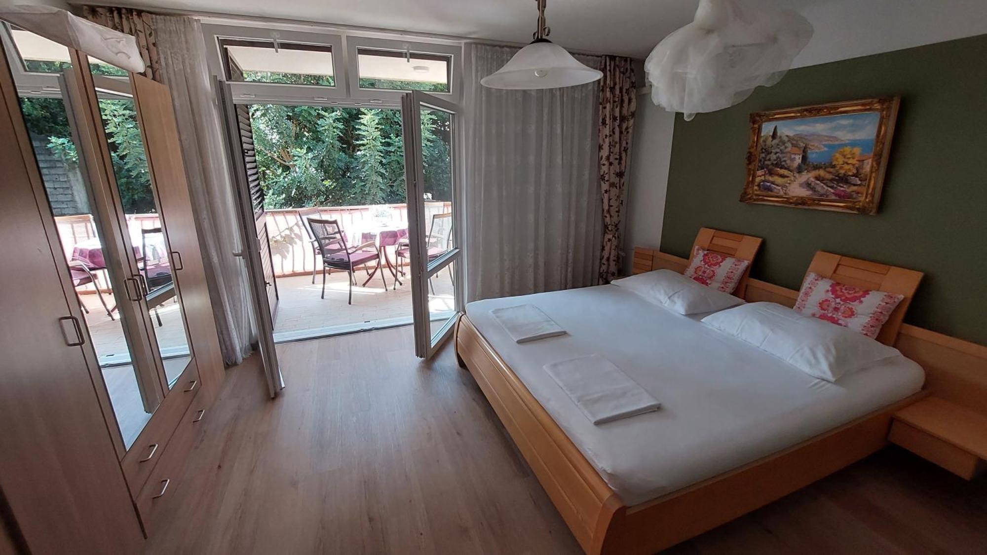 Haus Sonja Apartment Podgora Exterior photo